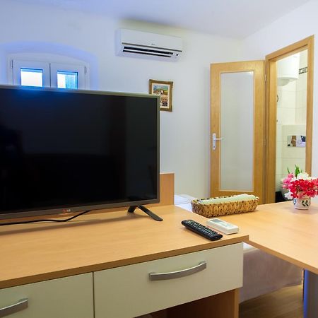 Apartments Calma Црес Экстерьер фото