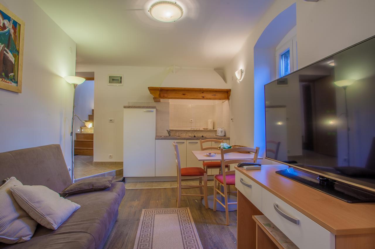 Apartments Calma Црес Экстерьер фото
