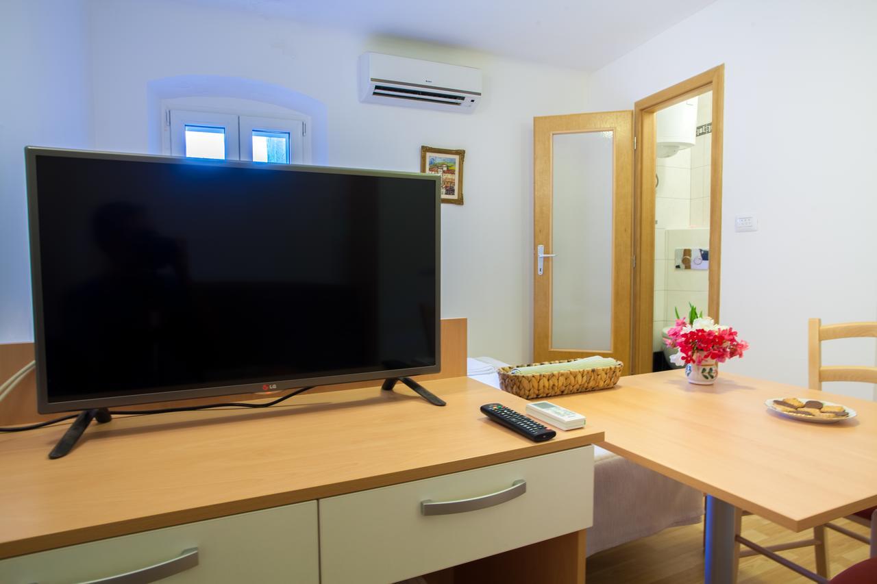 Apartments Calma Црес Экстерьер фото